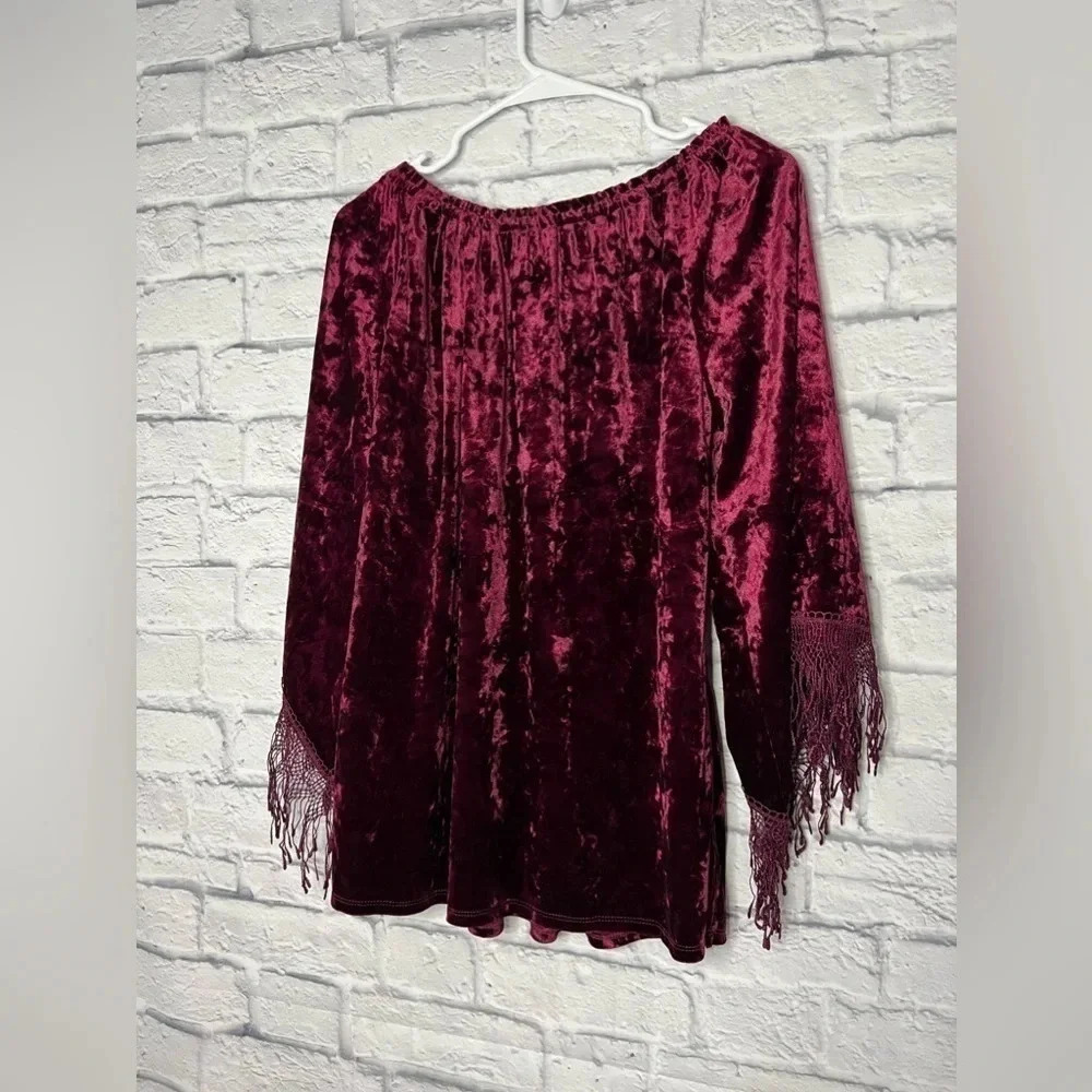 Melissa Paige Burgundy Crushed Velvet Crochet Lace Sleeve Peasant Top Medium. - Picture 4 of 8